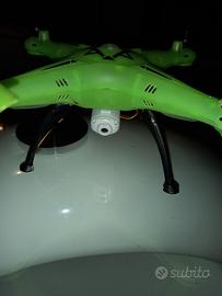 drone giocattolo 