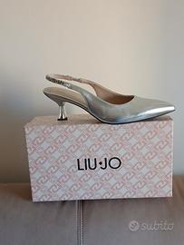 abito da cerimonia piu scarpe da donna