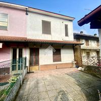 CASA SEMINDIPENDENTE A ISOLA SANT'ANTONIO