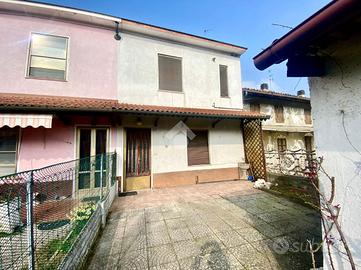 CASA SEMINDIPENDENTE A ISOLA SANT'ANTONIO