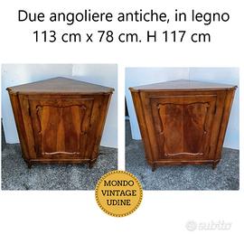 Rara coppia di angoliere antiche in legno pregiato