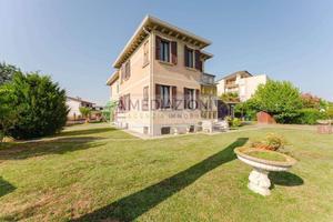 Villa di 180 m² con più di 5 locali a Mira