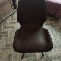 Sedia design ecopelle marrone gambe metallo