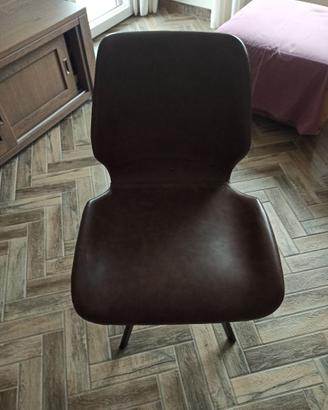 Sedia design ecopelle marrone gambe metallo