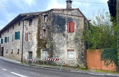 Rustico da ristrutturare Oleis di Manzano