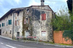 Rustico da ristrutturare Oleis di Manzano