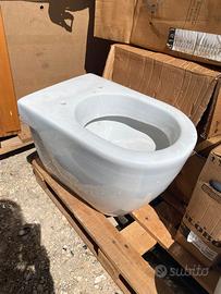 Vaso WC a terra in ceramica nuovo