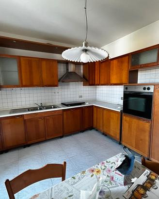 Cucina ad angolo completa
