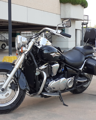 Moto Kawasaki VN 900