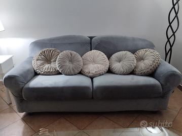 Divani 3 e 2 posti 