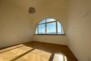 4 LOCALI A LA SPEZIA