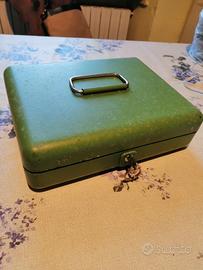 cassetta Juwel in metallo con chiave