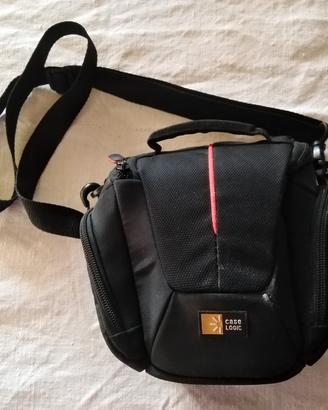 Custodia per fotocamera ibrida Case Logic DCB-304