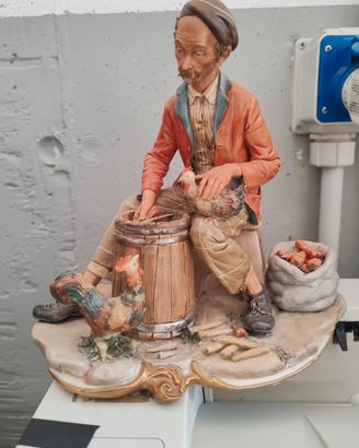 Statuetta Capodimonte  variante arancione. 