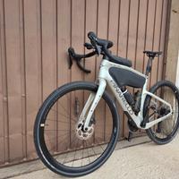 Pinarello Grevil F1 - Ready to Adventure + Borse