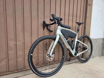 Pinarello Grevil F1 - Ready to Adventure + Borse
