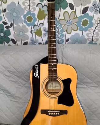 Chitarra acustica Ibanez 