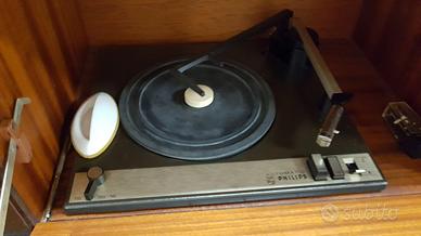Mobile in legno con giradischi e radio Philips