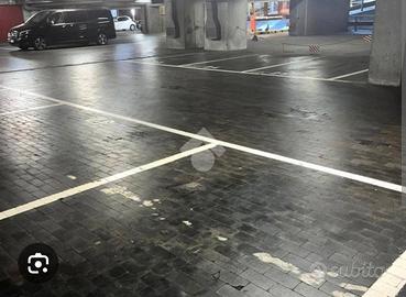 Posto auto centro piazza Dante