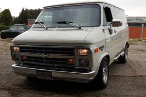chevy van V8 