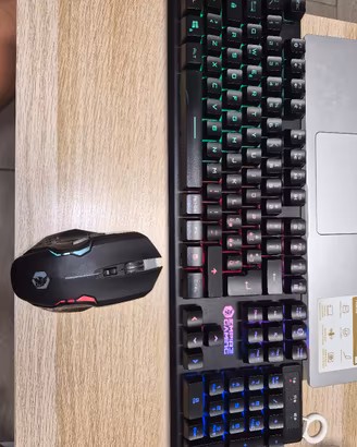 tastiera e mouse da gaming rgb
