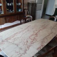 tavolo in marmo con credenza per la sala anni 50