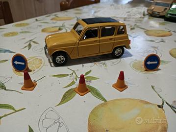 MODELLINO RENAULT 4 BURAGO SCALA 124