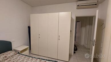 Armadio bianco laccato 200 cm