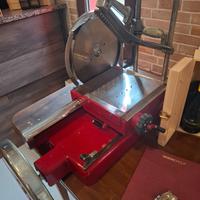 Affettatrice manuale a volano