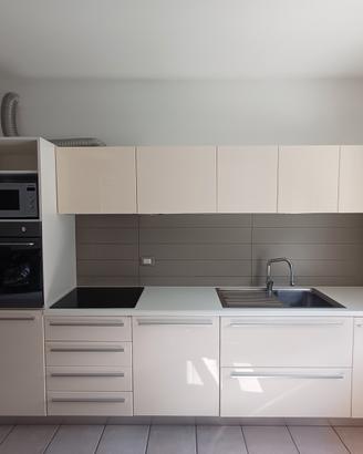 Cucina bianca moderna 3m