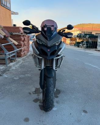 Ducati multistrada enduro 1200 con valigie