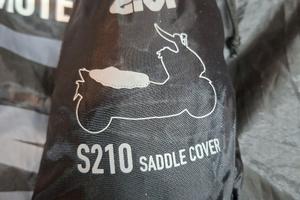 COPRISELLA MOTO  - GIVI S210