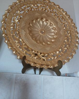 piatto in ottone bagnato oro, diametro  40 cm