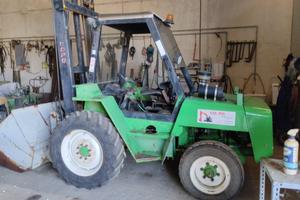 CARRELLO ELEVATORE AGRICOLO