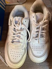 Tre paia di scarpe a 50