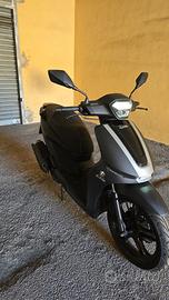 UM WINWOOD 125 SCOOTER NERO