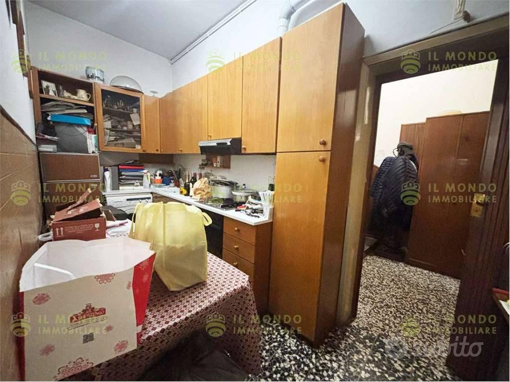 Palazzo / Stabile di 300 m² con 5 locali a Cabiate - Vista 3