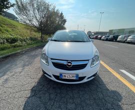 Opel corsa 1,4 benzina
