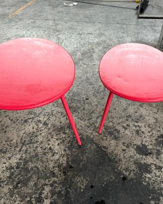 Tavolini rosa in metallo