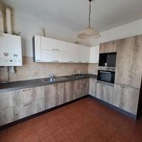 CUCINA COMPLETA DI ELETTRODOMESTICI 