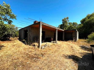 Villetta Indipendente al grezzo con Ampio Terreno