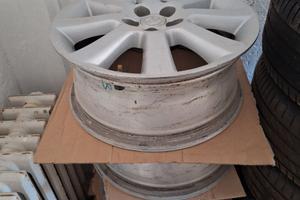 Cerchi in lega e pneumatici Toyota Avensis