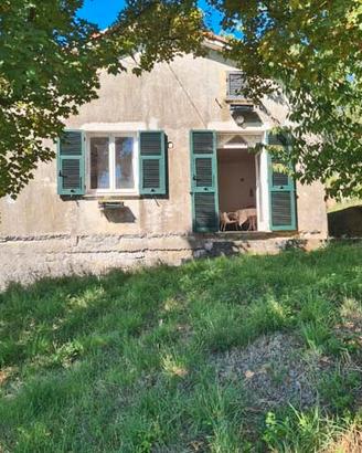 Villetta indipendente con terreno +area parcheggio