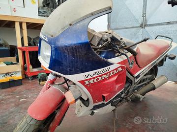 Honda vf500f 
