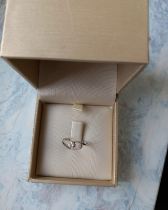 Anello solitario valentino