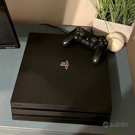 PS4 Pro + Joystick e cavi