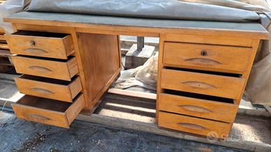 Mobile in legno da interno