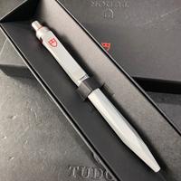 Tudor penna