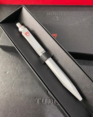 Tudor penna