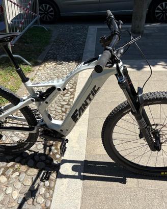819. 🚵♂️ FANTIC SIERRA TRAIL FULL CARBON